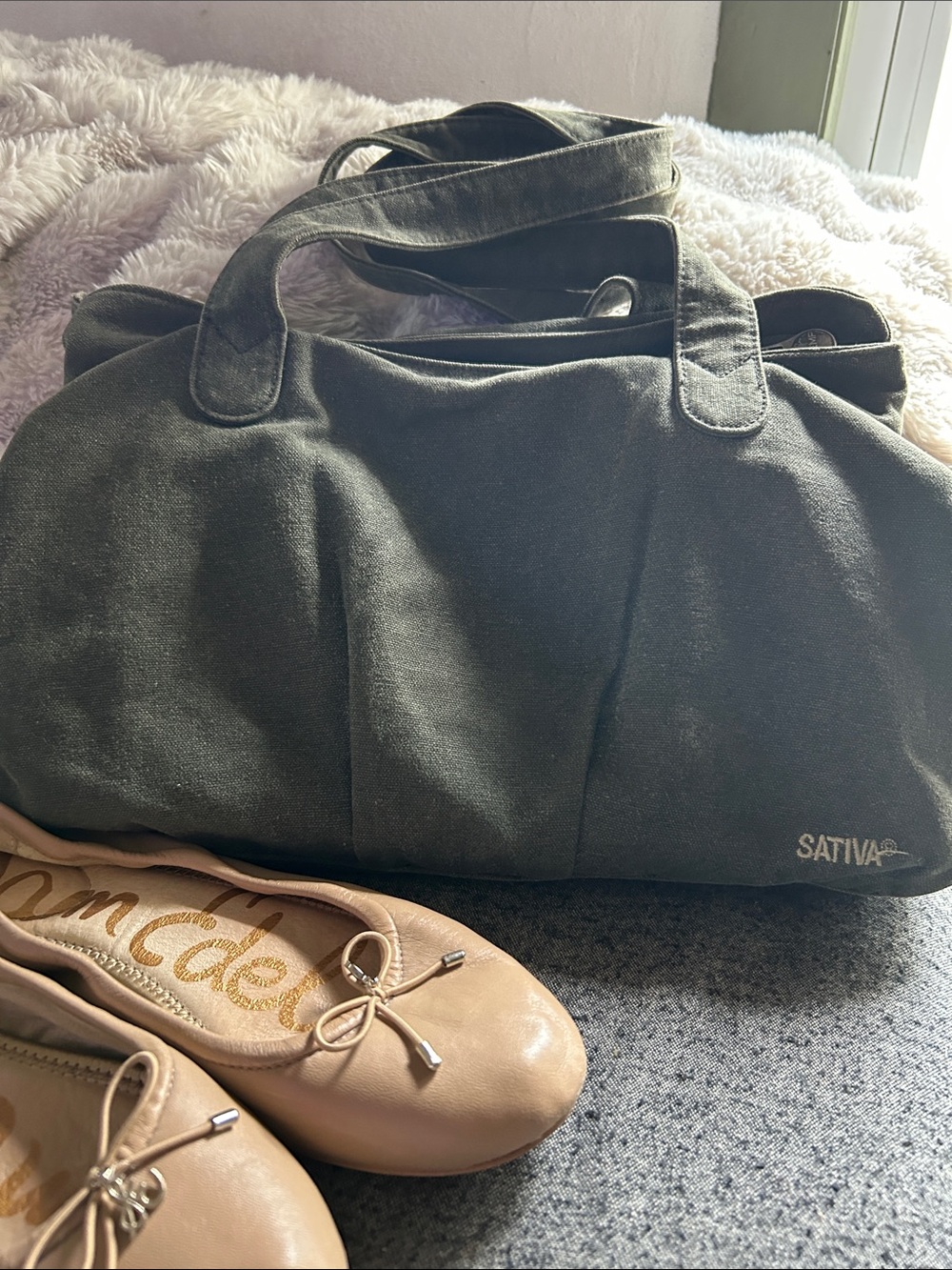 “Sativa” Army Green Canvas Shoulder Bag